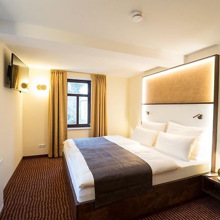 Hotel Goldener Hirsch Suhl Extérieur photo