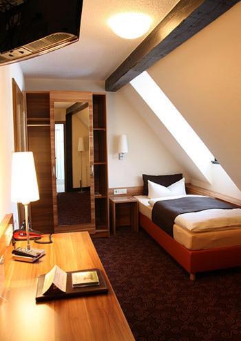 Hotel Goldener Hirsch Suhl Chambre photo